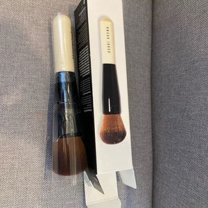 Bobbi Brown Full coverage face brush NEW